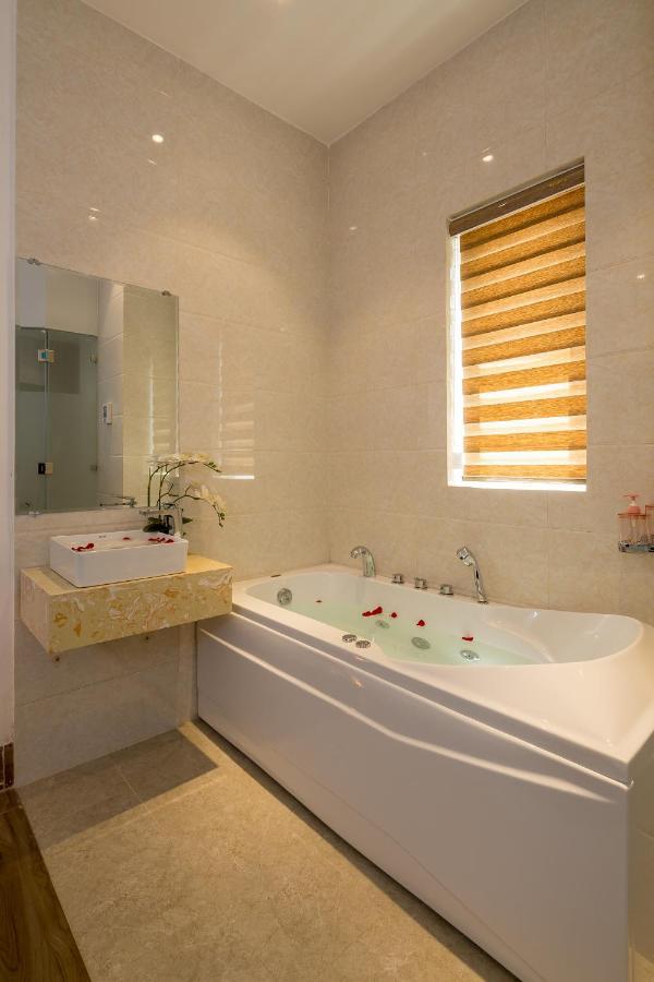 Roliva Hotel & Apartment Danang Exterior photo